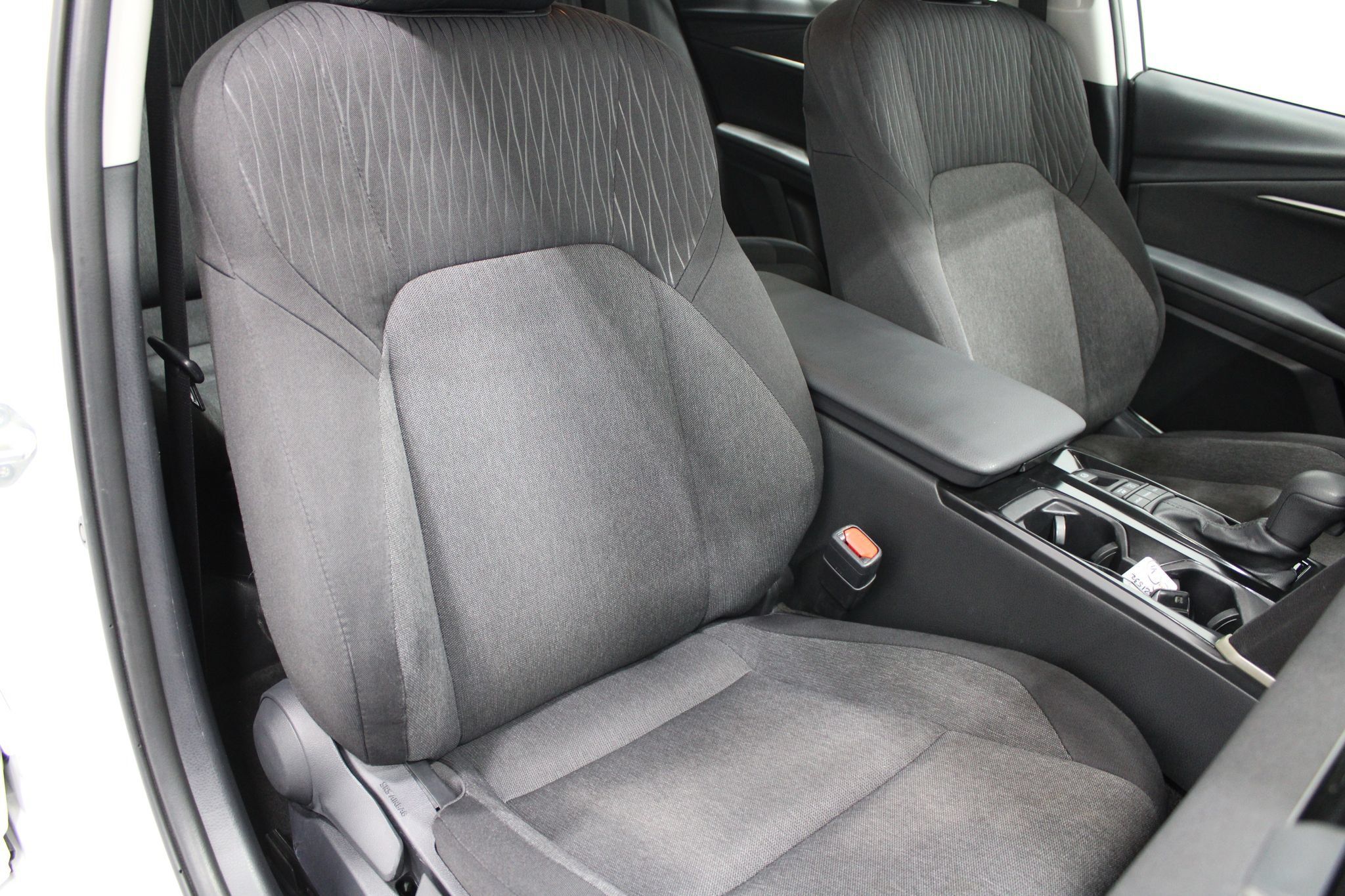 Used 2025 Toyota Camry LE FWD image 27