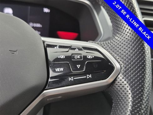 Used 2022 Volkswagen Tiguan SE R-Line image 35