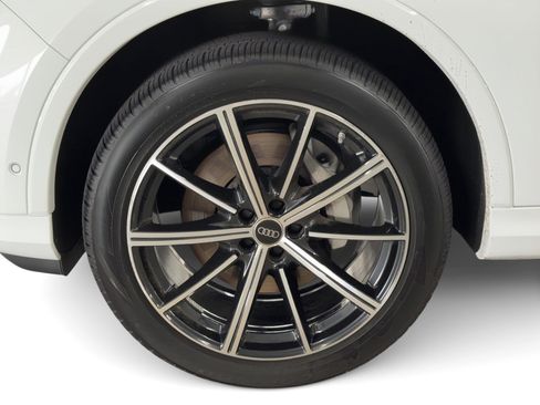 Certified 2025 Audi Q7 2.0T Premium Plus w/ Premium Plus Package image 12