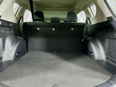 Used 2018 Toyota RAV4 XLE AWD/4WD image 27