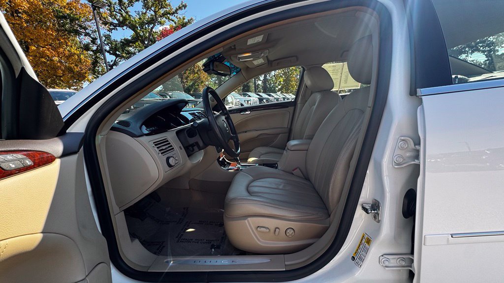 Used 2009 Buick Lucerne CXL FWD image 21
