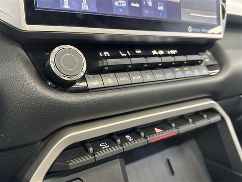 Used 2023 Toyota Sequoia Limited image 20