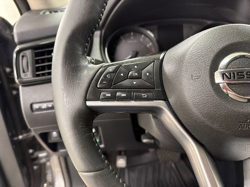 Used 2018 Nissan Rogue SV FWD image 18