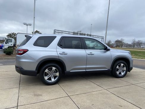 Used 2024 Honda Pilot EX-L image 11