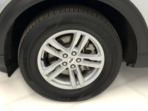 Used 2024 Ford Explorer XLT w/ Class IV Trailer Tow Package image 10