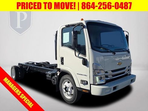 New 2025 Chevrolet Low Cab Forward image 2