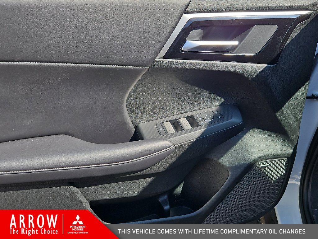 New 2026 Mitsubishi Outlander SE FWD image 22