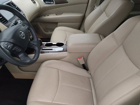Used 2017 Nissan Pathfinder Platinum FWD image 17