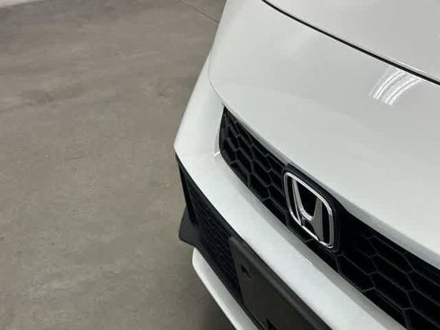 Used 2025 Honda Civic Sport image 30