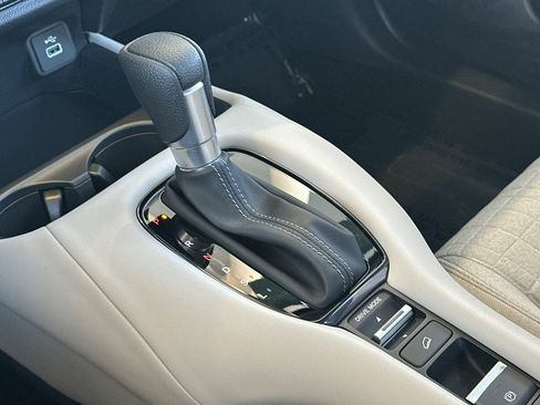 Used 2025 Honda HR-V LX image 24