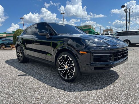 Used 2024 Porsche Cayenne Coupe AWD/4WD image 7