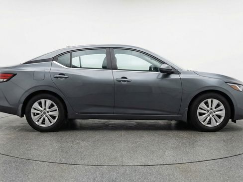 Used 2025 Nissan Sentra S image 9