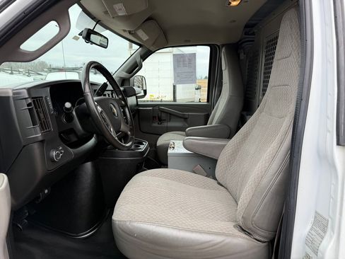 Used 2019 Chevrolet Express 2500 w/ Driver Convenience Package image 12