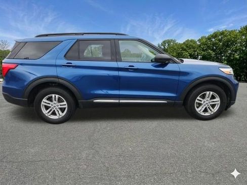 Used 2022 Ford Explorer XLT AWD/4WD image 9