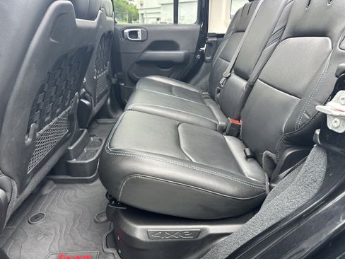Used 2022 Jeep Wrangler Unlimited Rubicon 4xe AWD/4WD image 24