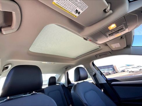 Used 2025 Volkswagen Jetta SE image 14