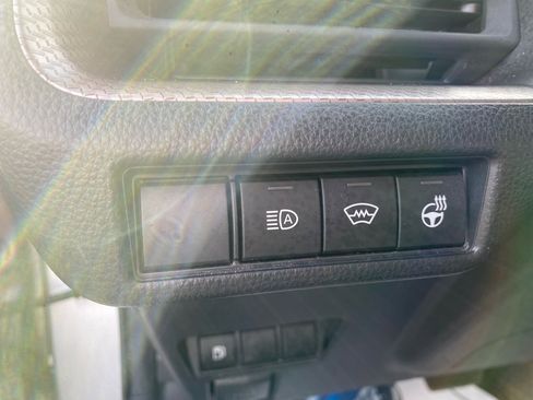 Used 2023 Toyota Prius XLE image 18