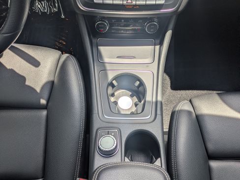 Used 2018 Mercedes-Benz GLA 250 image 18