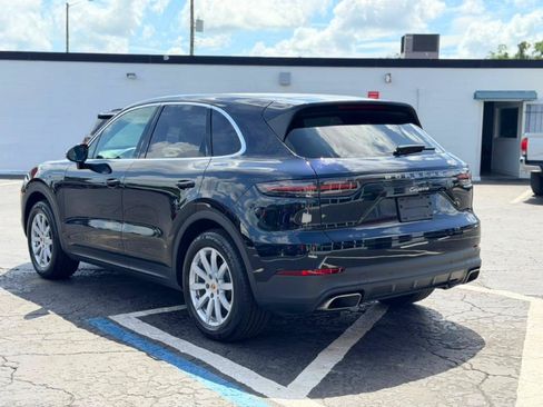 Used 2023 Porsche Cayenne AWD/4WD image 5