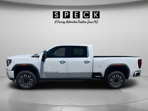 Used 2022 GMC Sierra 3500 Denali AWD/4WD image 2