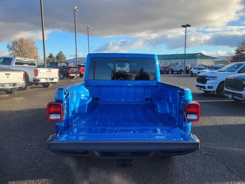 New 2026 Jeep Gladiator Sport image 3