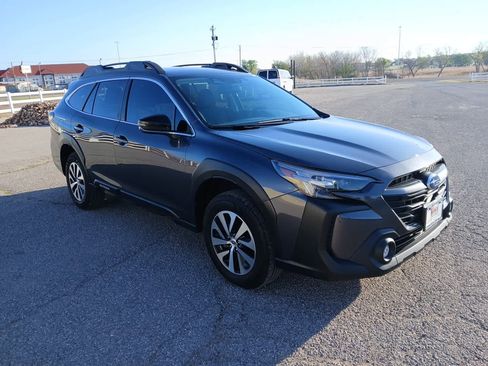 Used 2024 Subaru Outback Premium image 10