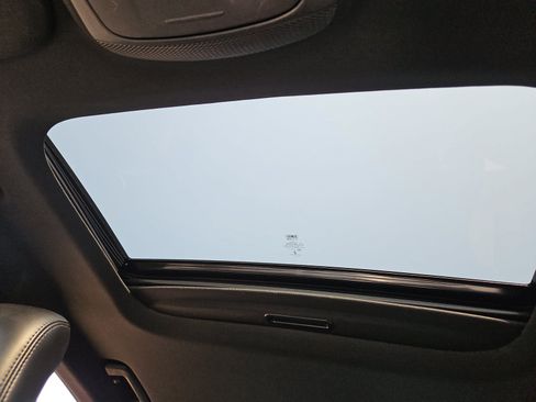 Used 2019 Lincoln MKZ Reserve AWD/4WD image 9