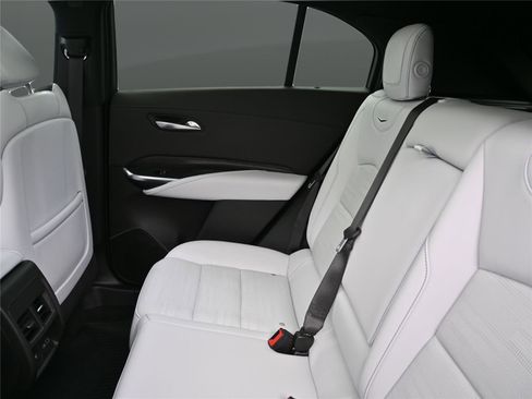 Used 2024 Cadillac XT4 Sport image 28