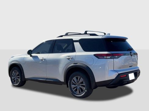 New 2025 Nissan Pathfinder SV image 3