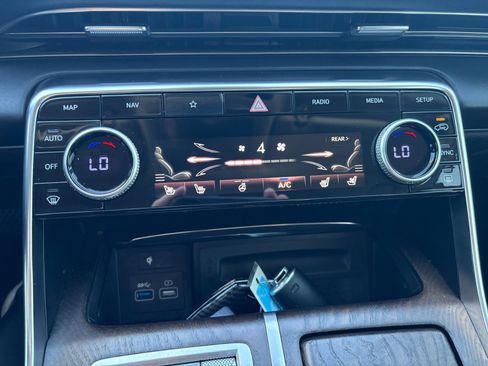 Used 2022 Genesis GV80 2.5T w/ Prestige Package 05 image 12