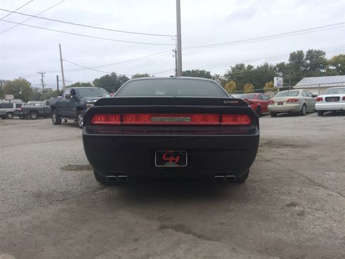 Used 2010 Dodge Challenger SRT8 image 4