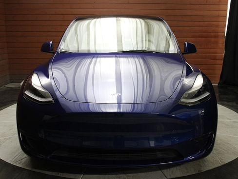 Used 2023 Tesla Model Y Long Range image 2
