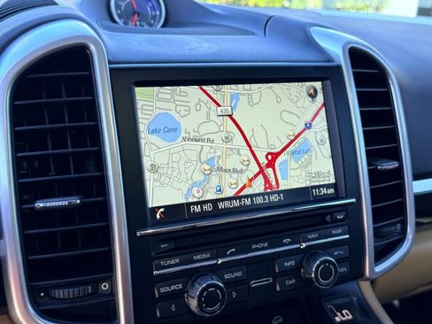 Used 2016 Porsche Cayenne S image 6