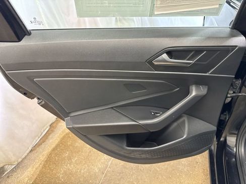 Used 2024 Volkswagen Jetta SE FWD image 22