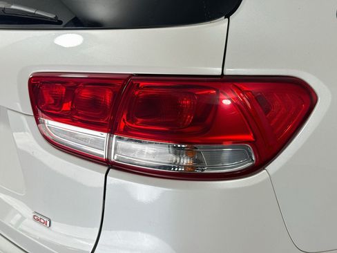 Used 2017 Kia Sorento FWD image 33