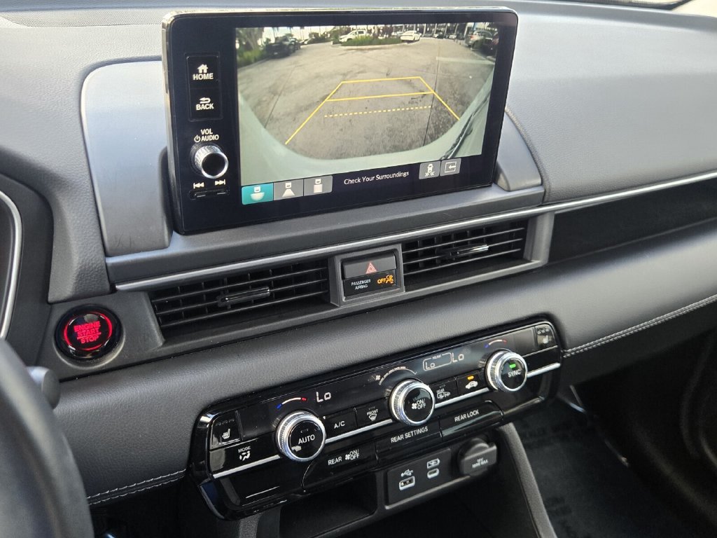 Certified 2025 Honda Pilot Touring image 23
