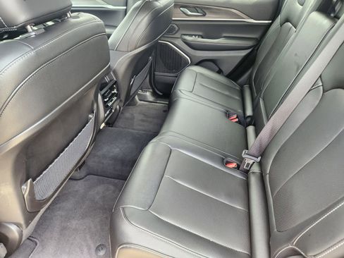 Used 2023 Jeep Grand Cherokee 4WD 4xe w/ Luxury Tech Group II image 33
