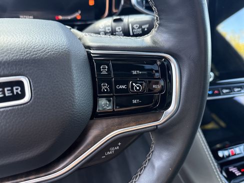 Used 2022 Jeep Grand Wagoneer Series I image 29