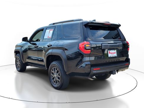 Used 2025 Toyota 4Runner SR5 AWD/4WD image 3