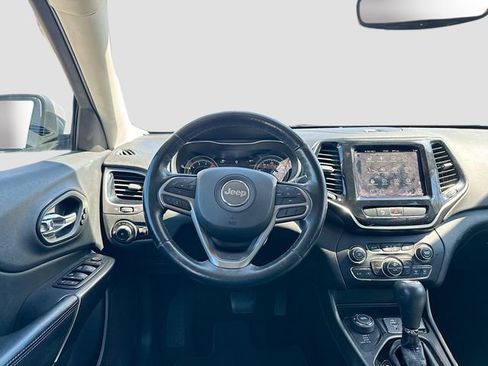 Used 2019 Jeep Cherokee Limited image 16