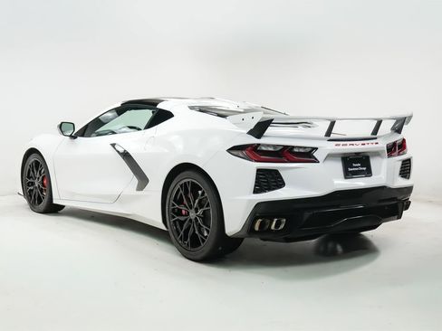 Used 2023 Chevrolet Corvette Stingray Premium Cpe w/ Z51 Performance Package RWD image 3
