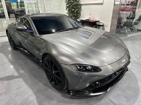Used 2019 Aston Martin V8 Vantage Coupe RWD image 11