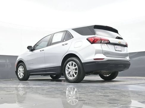 Used 2022 Chevrolet Equinox LS FWD image 45