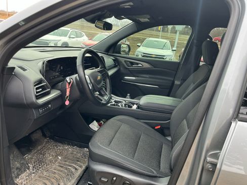 Used 2024 Chevrolet Traverse LT w/ Trailering Package image 6