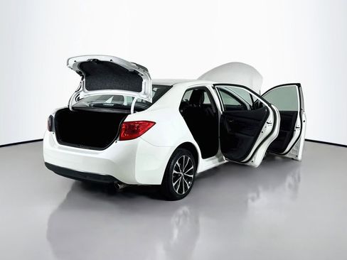Used 2018 Toyota Corolla XSE FWD image 23