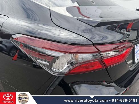 Used 2024 Toyota Camry SE w/ Convenience Package image 11