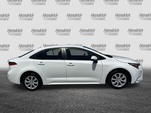 Used 2025 Toyota Corolla LE FWD image 11