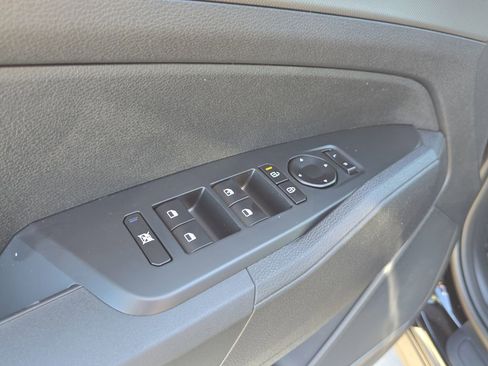 New 2026 Kia Sportage LX image 19