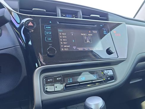 Used 2019 Toyota Corolla LE w/ Carpet Mat Package (TMS) FWD image 19