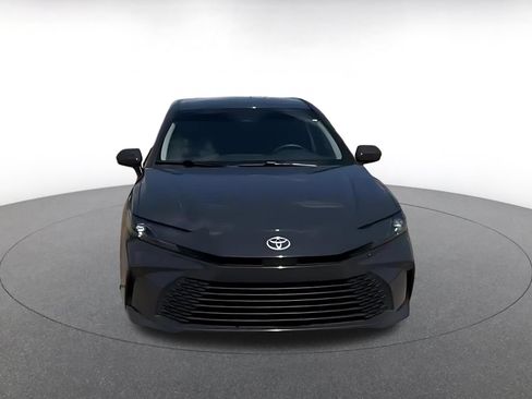 Used 2025 Toyota Camry LE FWD image 4